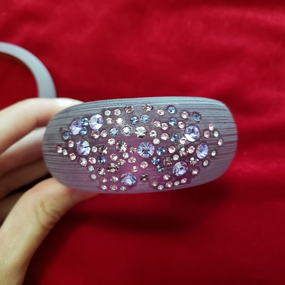 Vintage Purple Plum Carved LUCITE with Rhinestones WIDE Tapered Bangle Bracelet - Picture 5 of 16